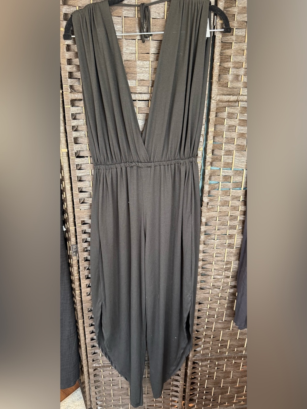 *NEW*Sz L* Elan* Deep V-Neck Jumpsuit